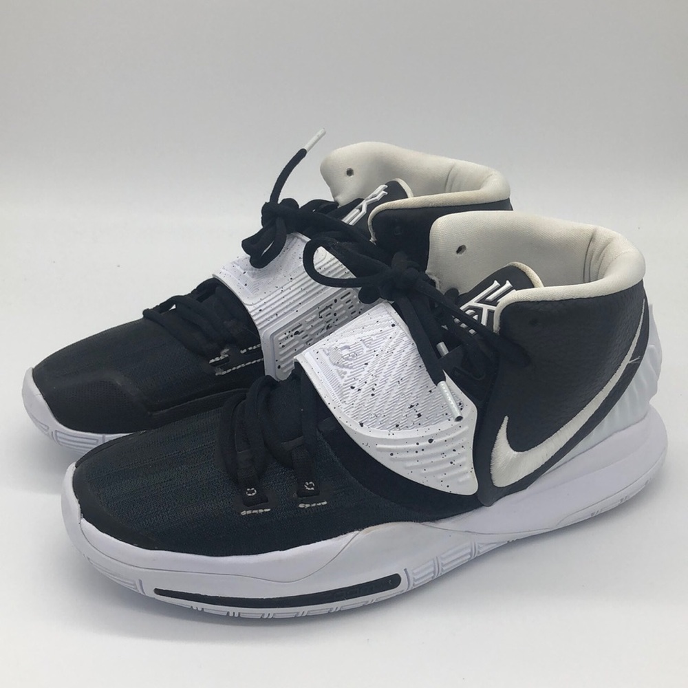 Nike Men's Kyrie 6 Team Basketball Shoes Black White CK5869-002 2020 9.5 - Picture 1 of 11